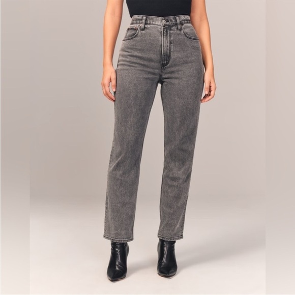 NWT Abercrombie & Fitch Curve Love Ultra High Rise Ankle Straight Jean. Size 26 - Picture 2 of 10